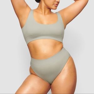 STRETCH RIB SCOOP BRALETTE